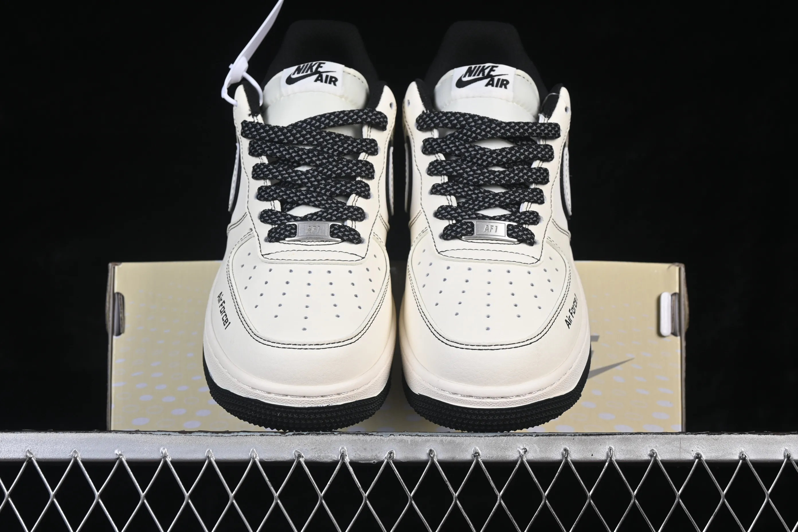All categories Nk Air Force 1 Air Force series Nk Air Force 1 Low Air Force low-top Nike Air Force 1'07 Low Black Bugs Bunny Air Force 1 low-top casual sneakers JP8028-060